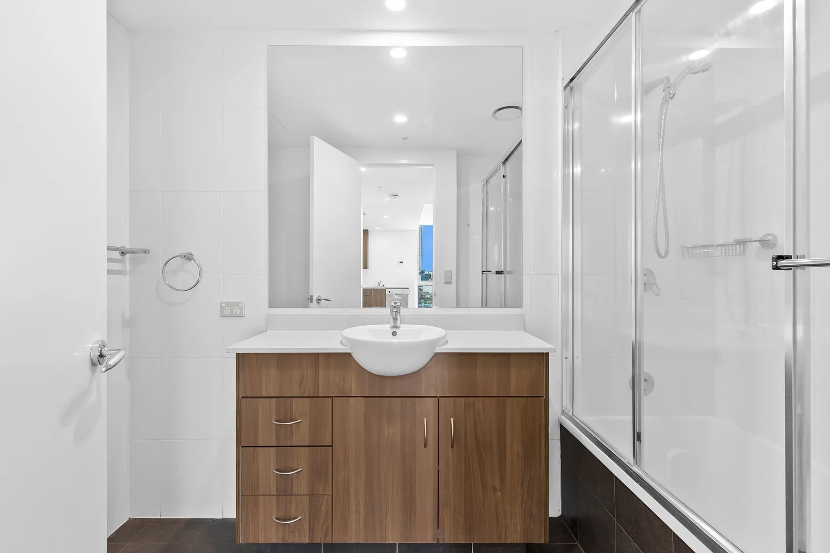 Additional image 5 of 1003/1 Como Crescent, Southport QLD 4215