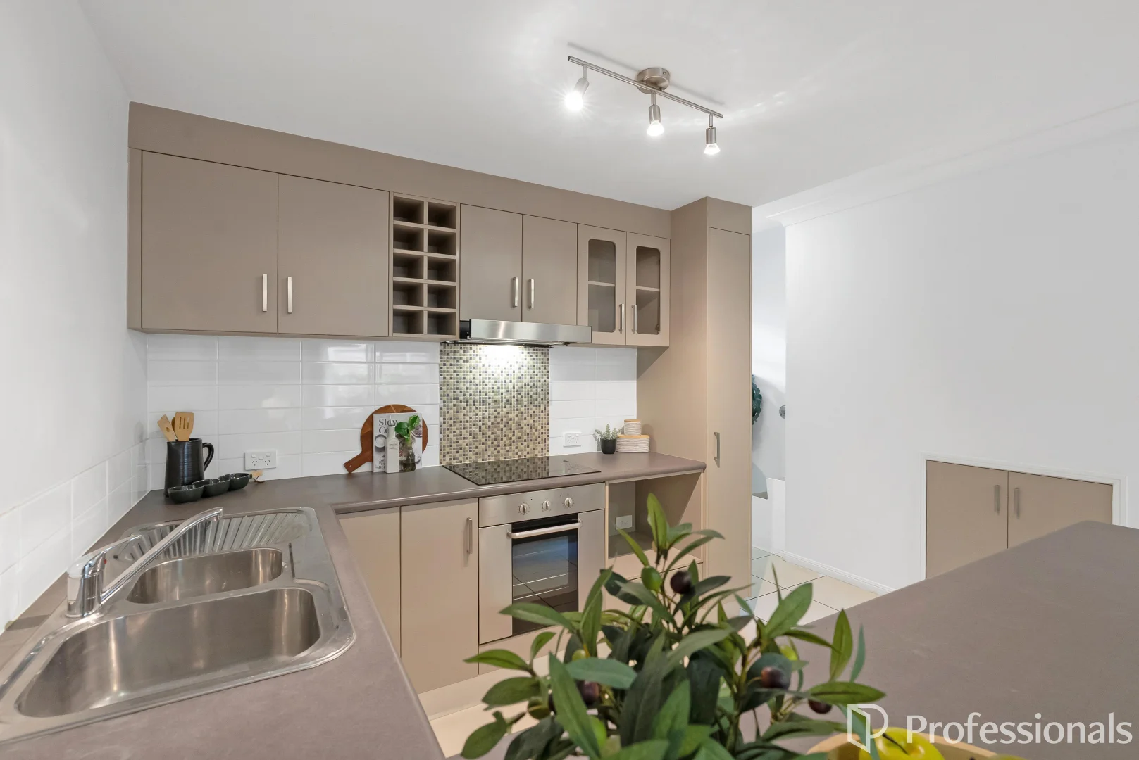 Additional image 4 of 2/40-46 Redlynch Intake Road, Redlynch QLD 4870