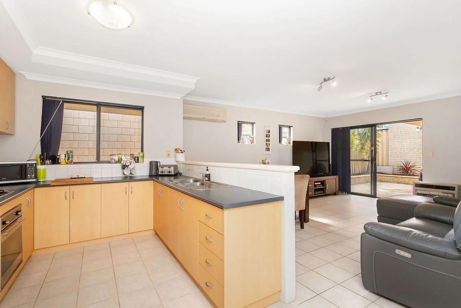 Additional image 4 of 140a Ravenscar Street, Doubleview WA 6018