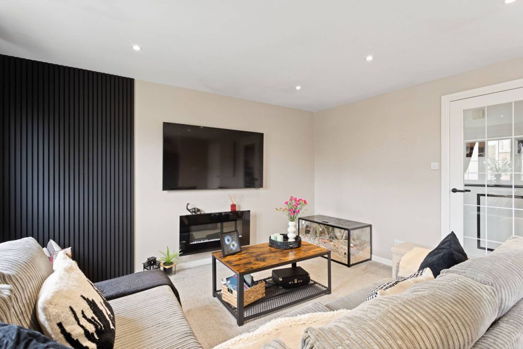 Additional image 3 of 2 bed flat for saleMiners Walk, Dalkeith, Midlothian EH22