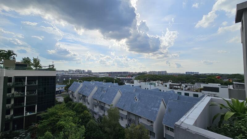 Additional image 13 of 12 Loyang Besar Close
