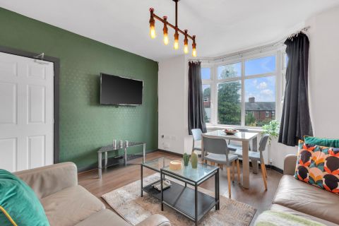 Ash Road, Leeds LS6
