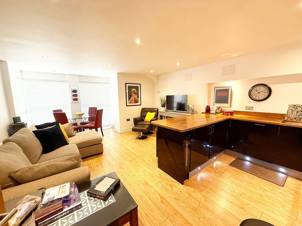 Additional image 5 of 2 bed flat for saleCompton Street, Eastbourne BN21