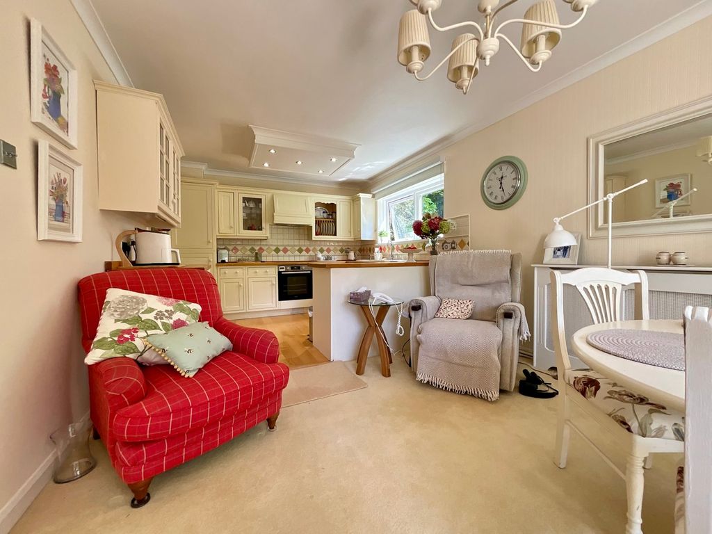 Additional image 16 of 2 bed flat for saleHafod Court, Stow Park Crescent, Newport NP20