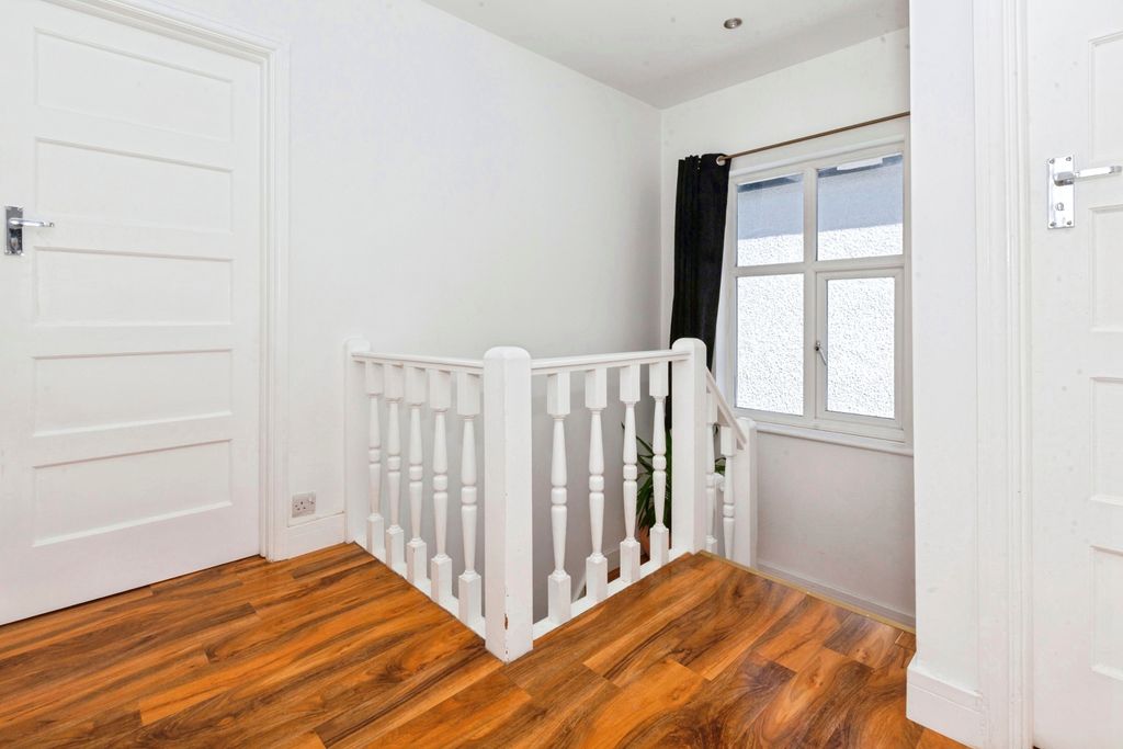 Additional image 17 of 4 bed detached house for saleBath Road, Maidenhead SL6