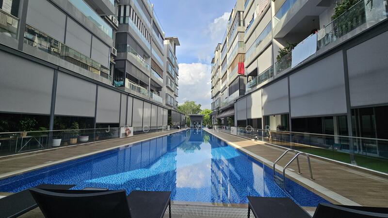 Additional image 18 of 12 Loyang Besar Close