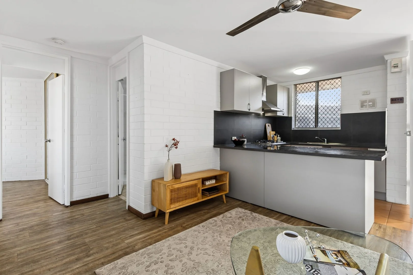 36B/49 Herdsman Parade, Wembley WA 6014 photo 4