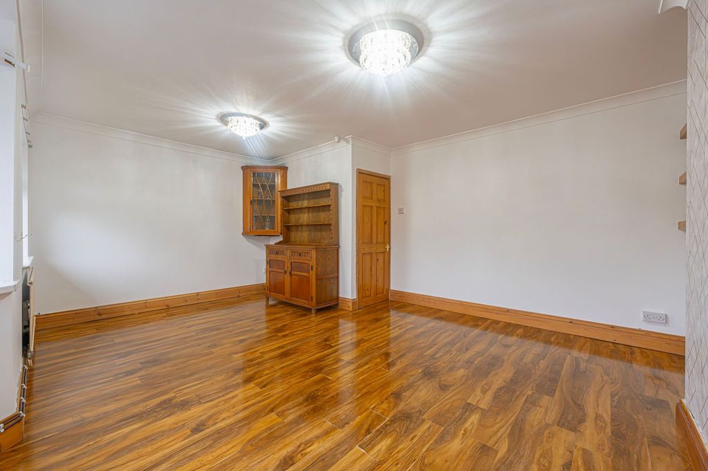 Additional image 3 of 2 bed flat for saleWaunfawr Gardens, Cross Keys NP11