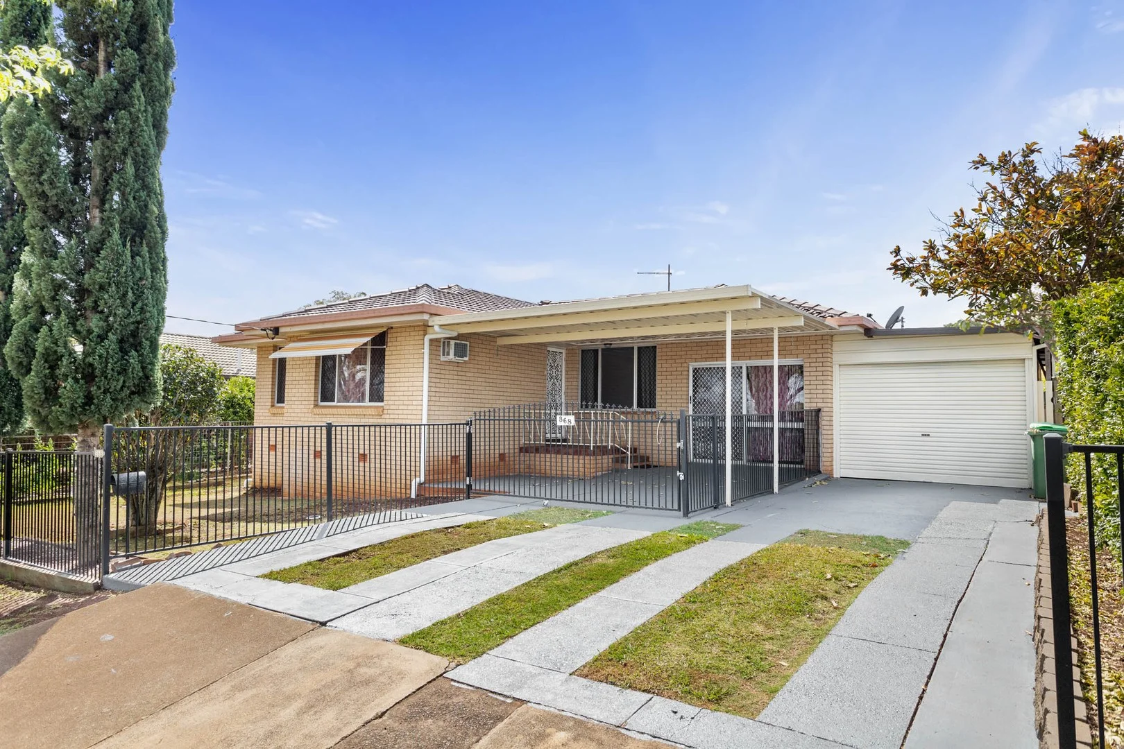 368 Hume Street, Centenary Heights QLD 4350