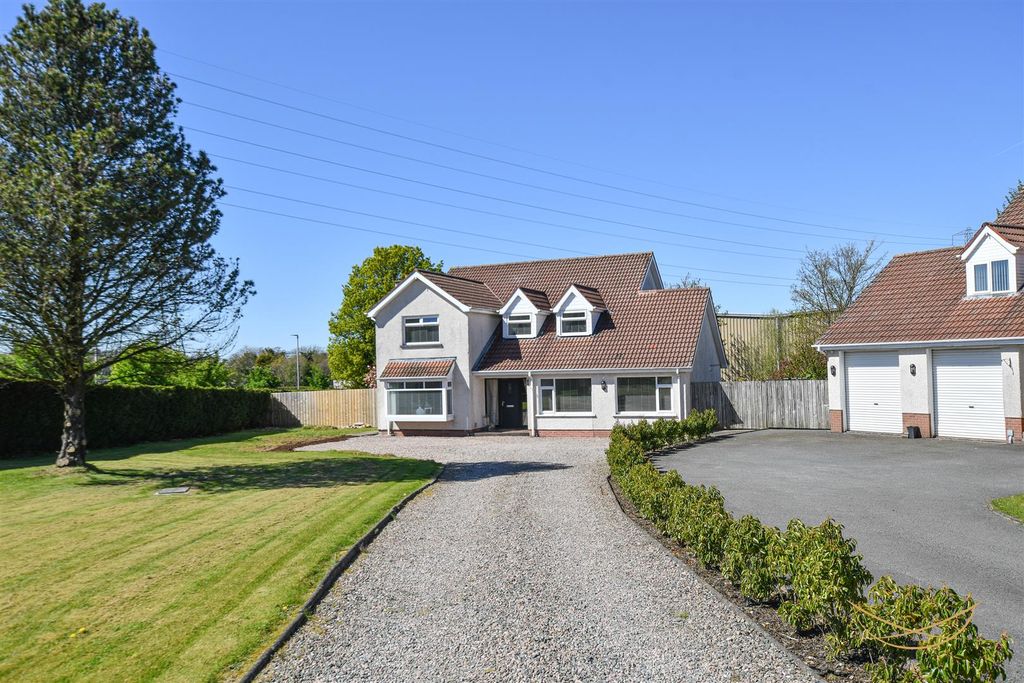 5 bed detached house for saleHydepark Close, Newtownabbey BT36
