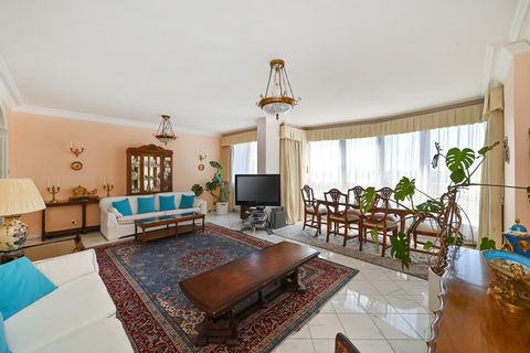 Raynham, Norfolk Crescent, Hyde Park W2