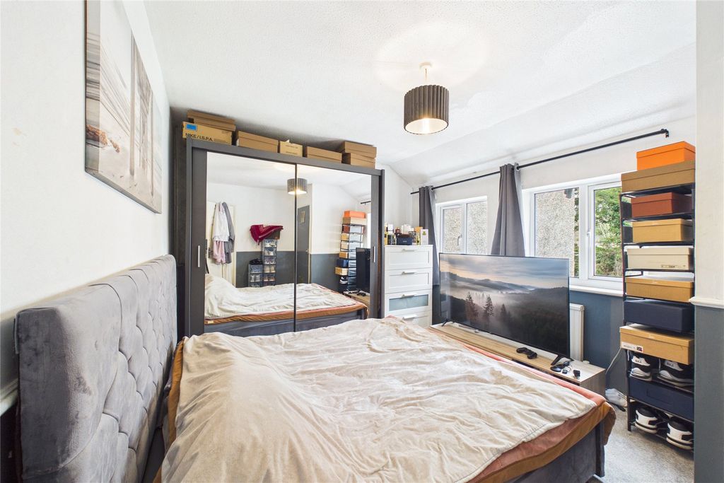 Additional image 8 of 3 bed semi-detached house for saleNorcot Road, Tilehurst, Reading, Berkshire RG30