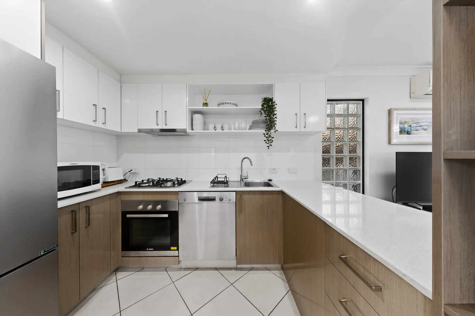 1/52 Hooker Street, Windsor QLD 4030 photo 3