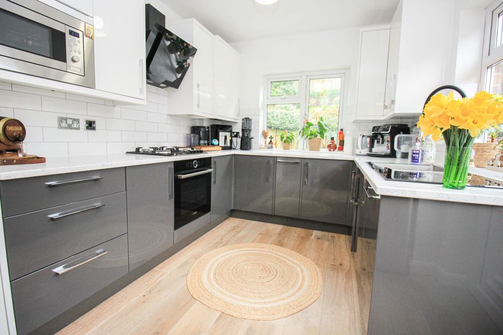 Additional image 12 of 4 bed detached bungalow for saleDell Road, Bitterne Park SO18