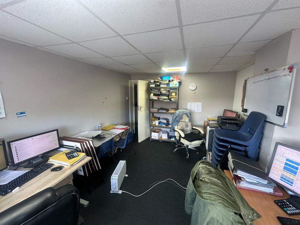 Additional image 5 of First and Second Floor Office, 320 Stratford Road, Shirley, Solihull, B90 3DN