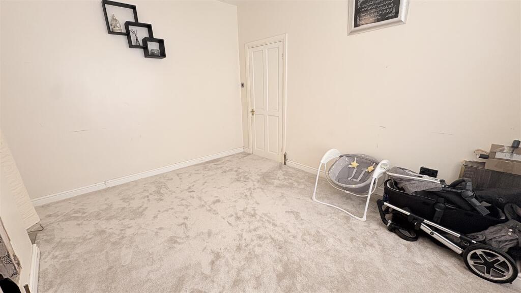 Oakwood Road photo 3