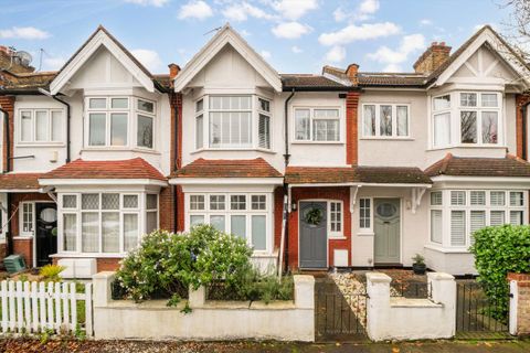 Camborne Avenue, Northfields W13