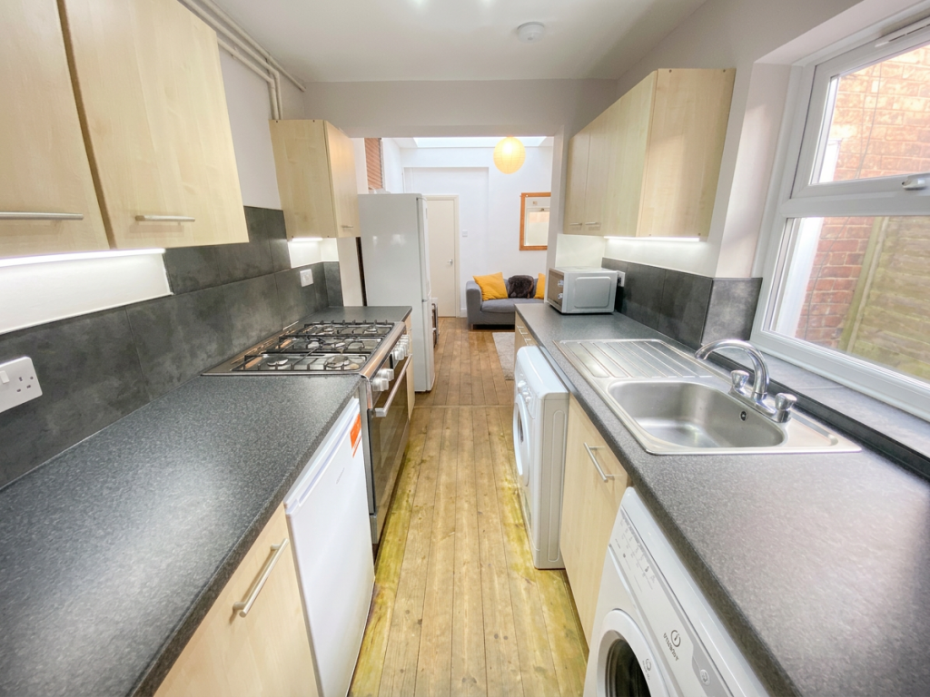 Additional image 3 of Daisy Road - 4 bed, Edgbaston, West Midlands, B16