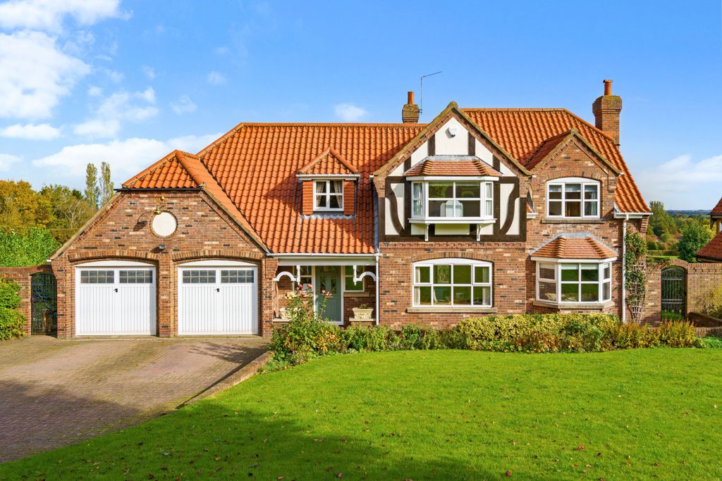5 bed detached house for saleBarton Street, Ashby-Cum-Fenby, Grimsby DN37