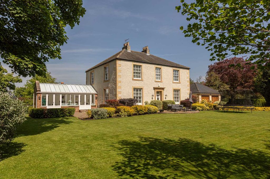 6 bed detached house for saleMoor House, Main Road, Ryton, Northumberland NE40