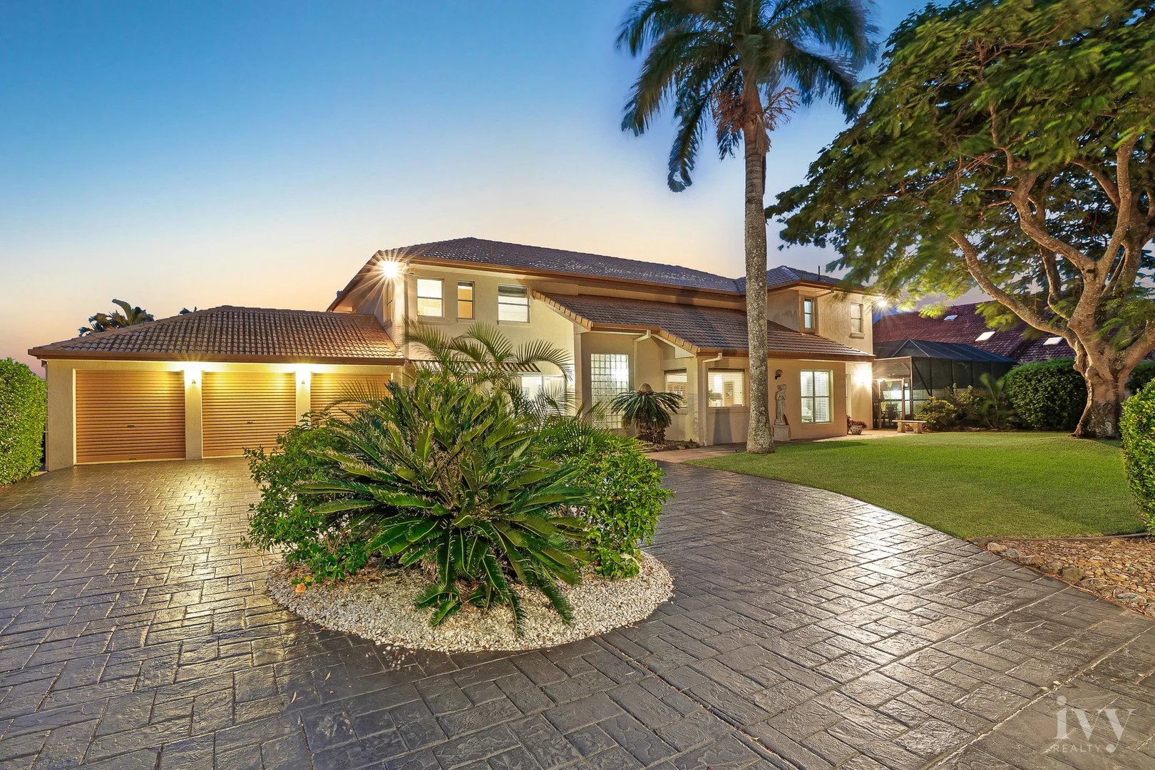 Additional image 4 of 82-84 Tradewinds Avenue, Paradise Point QLD 4216