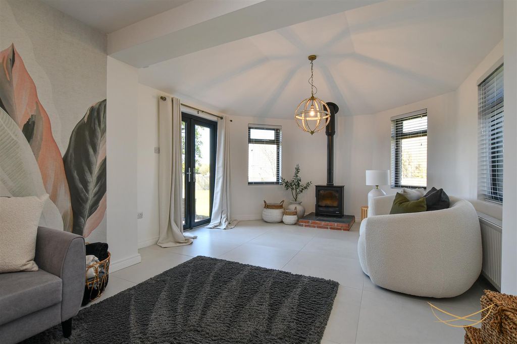 Additional image 18 of 5 bed detached house for saleHydepark Close, Newtownabbey BT36