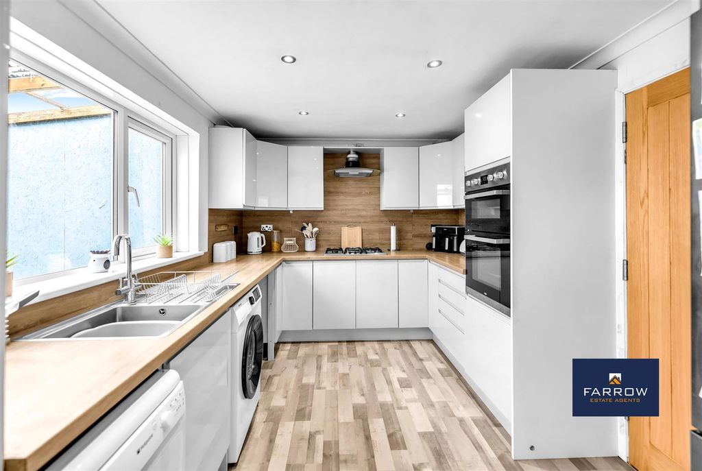 Additional image 6 of 3 bed end terrace house for saleLoft Avenue, Grimsby DN37