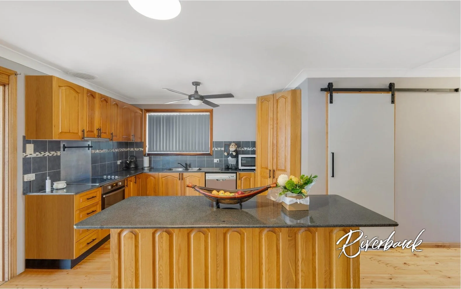 2 Grimley Close, Penrith NSW 2750 photo 2