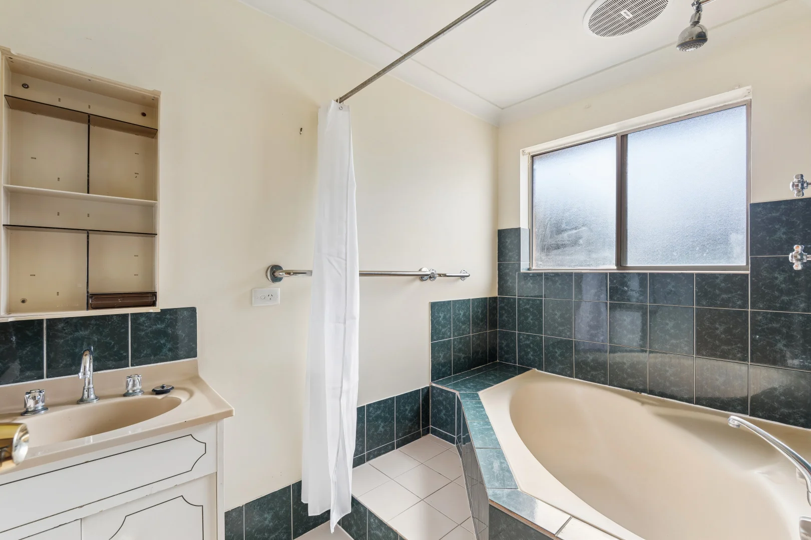 Additional image 11 of 8 Alma Place, Middleton SA 5213
