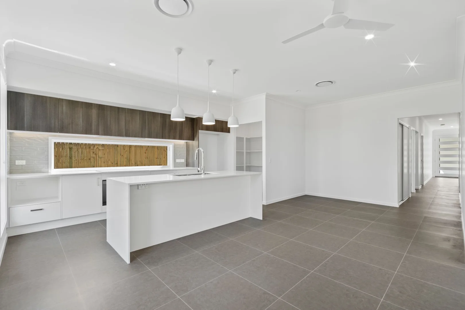 79 Liverpool Circuit, Yarrabilba QLD 4207 photo 3