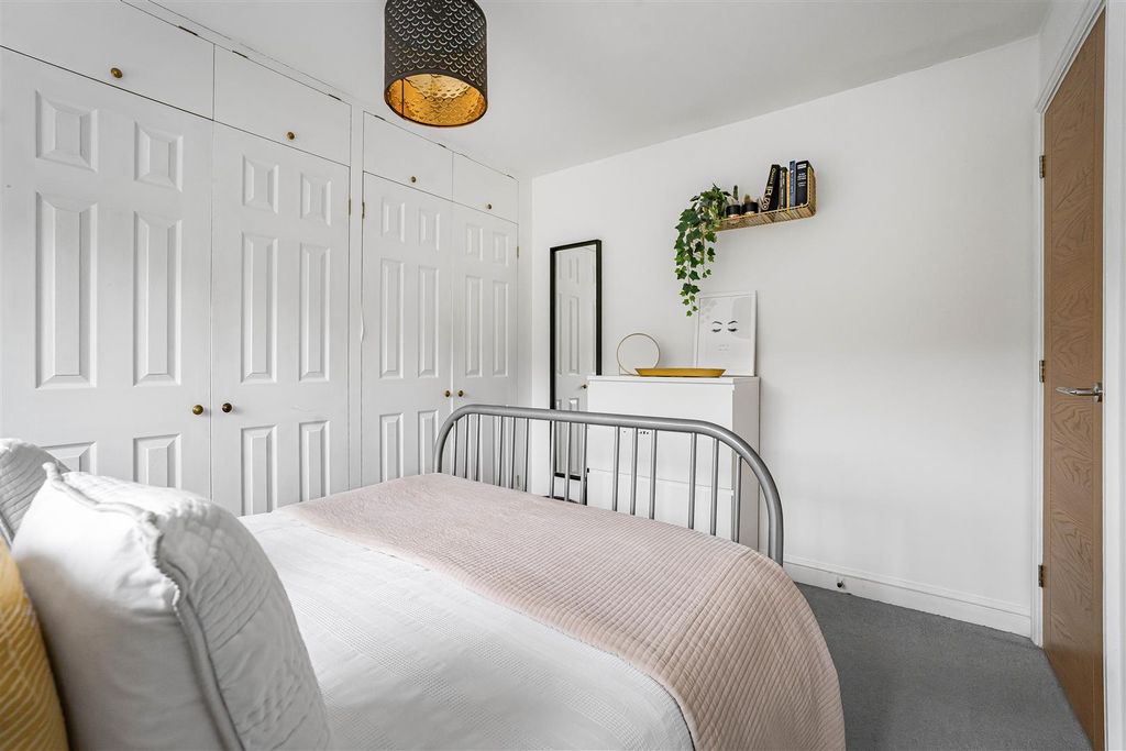 Additional image 14 of 4 bed detached house for saleRutland Gate, Maidenhead SL6