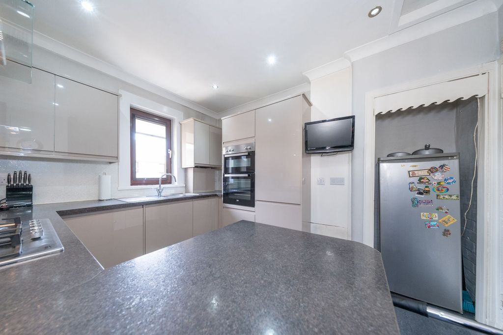 Additional image 6 of 2 bed flat for saleJubilee Road, Whitburn EH47