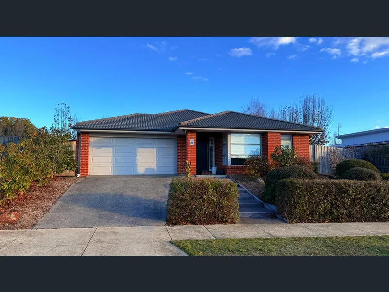 5 Manifold Rd, Woodend VIC 3442