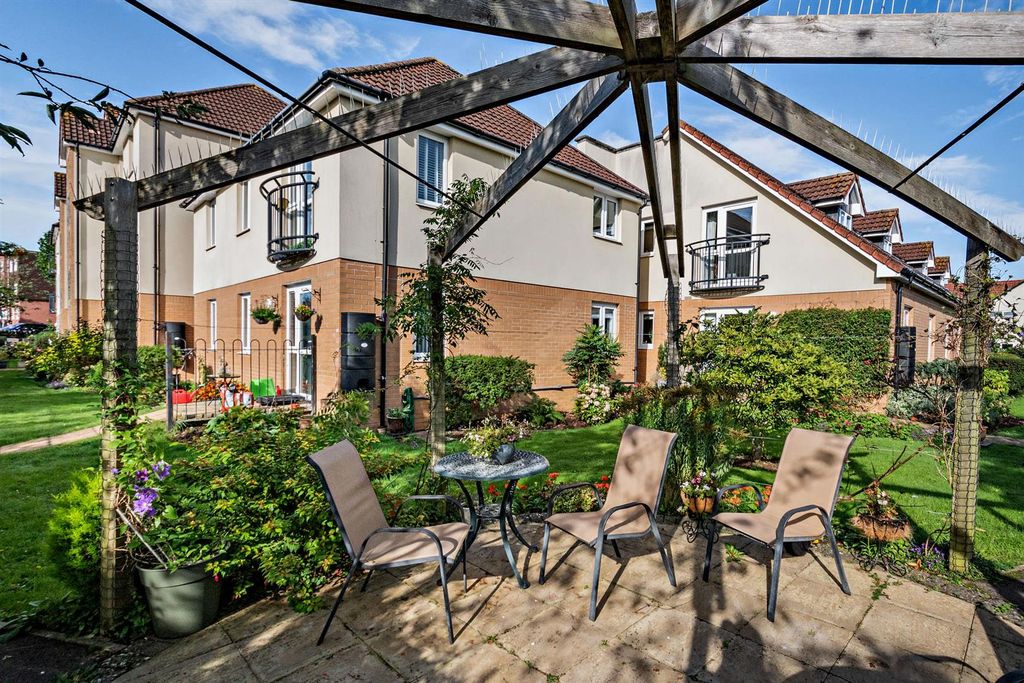 Additional image 2 of 2 bed flat for saleCabot Court, Bath Road, Longwell Green, Bristol BS30