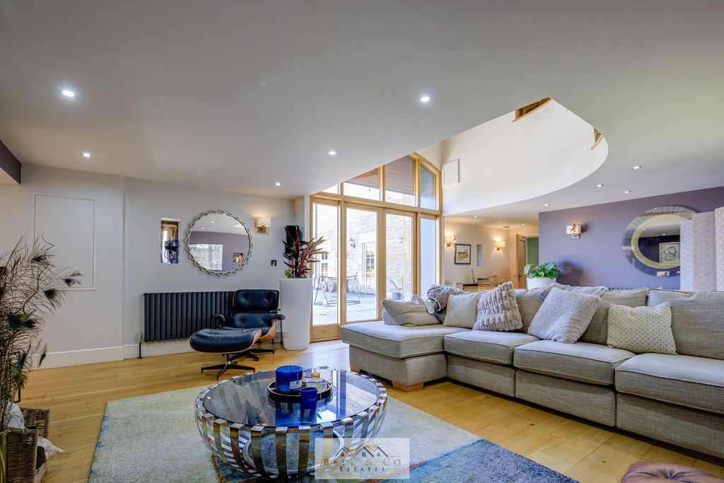 7 bed barn conversion for saleBankside, Brightholmlee, Sheffield S35 photo 4