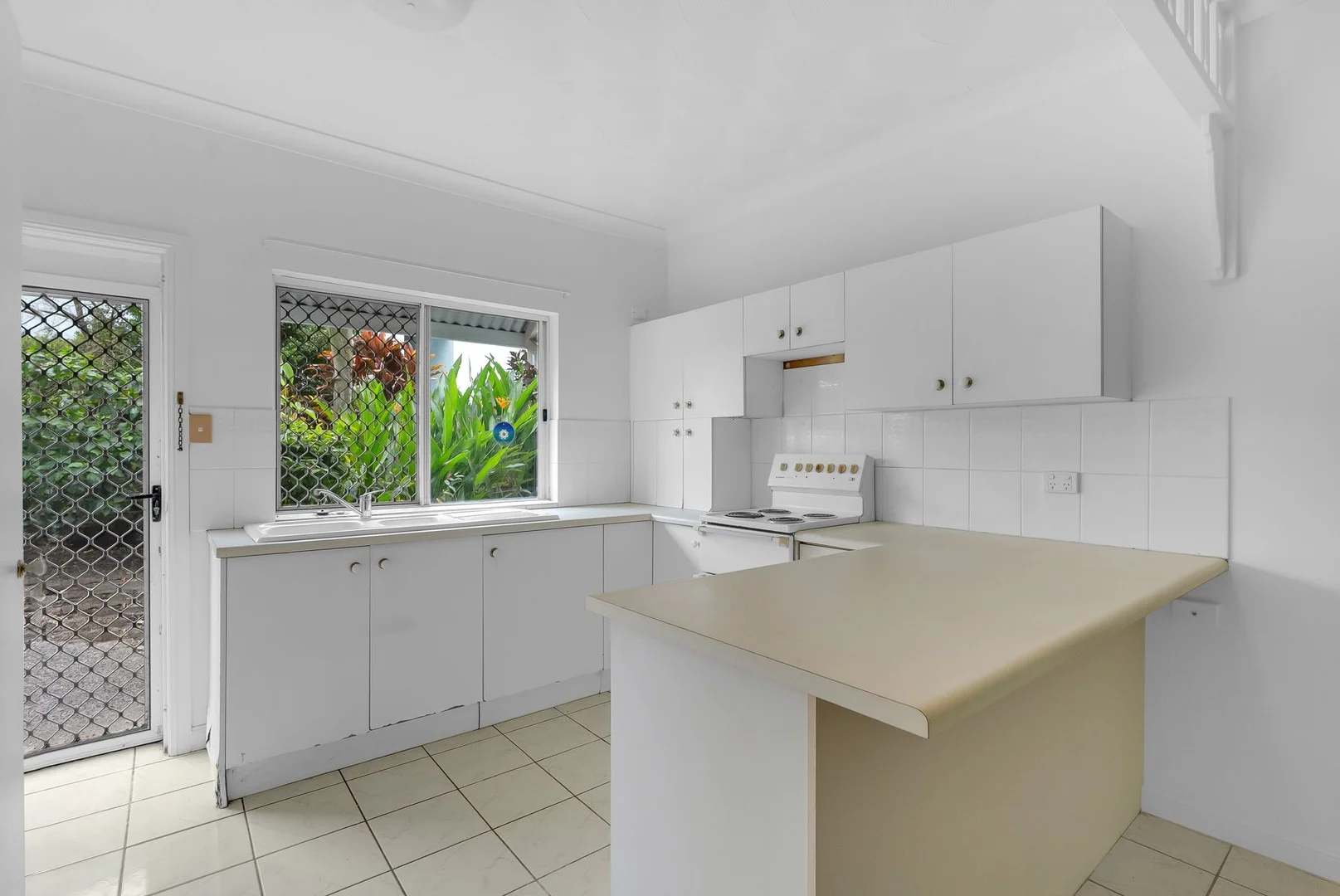 9/34 Springfield Crescent, Manoora QLD 4870 photo 5