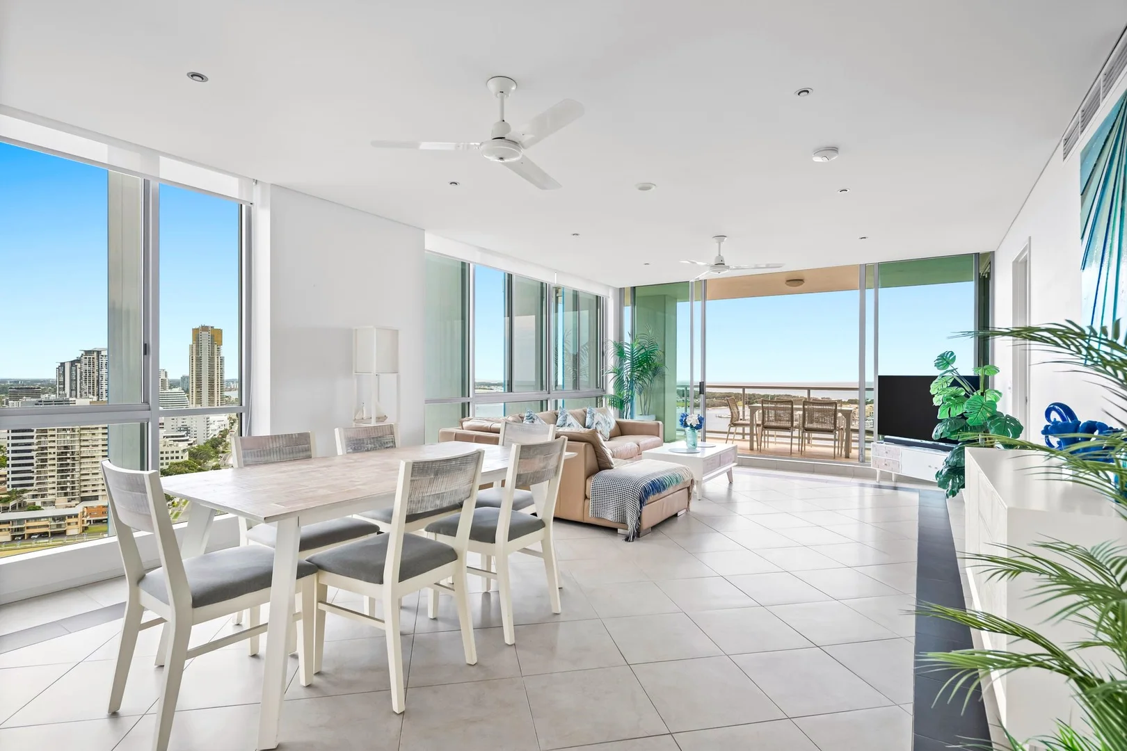 2403/1 Como Crescent, Southport QLD 4215 photo 2