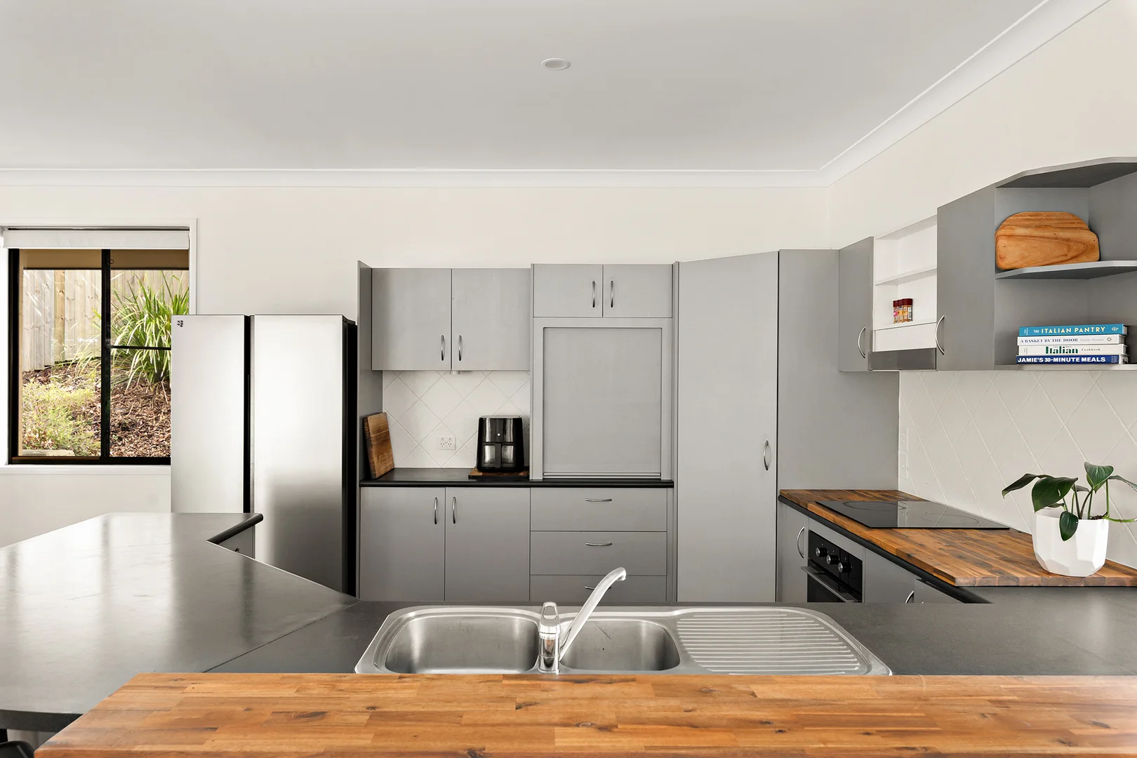 Additional image 12 of 63 Simpsons Road, Elanora QLD 4221