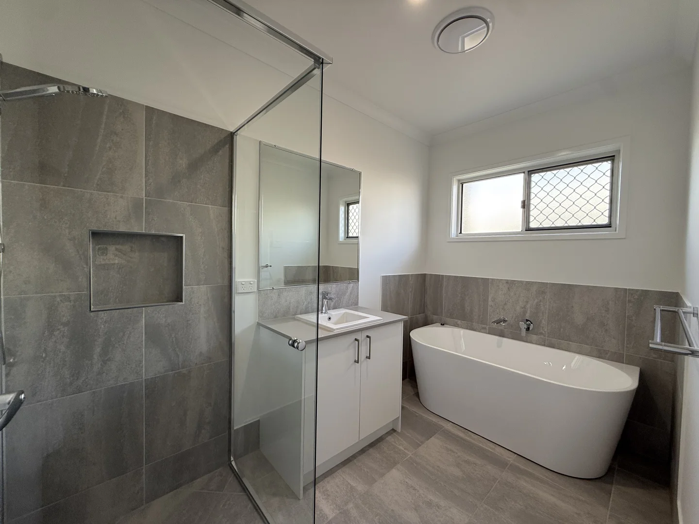 8 Summer Drive, Wondunna QLD 4655 photo 2