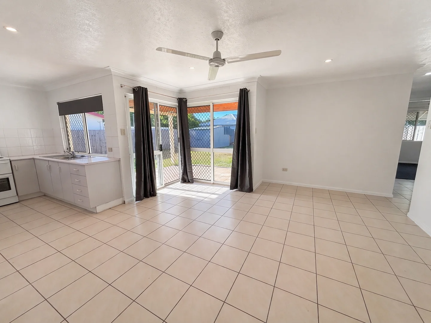 43 Glenrock Drive, Rasmussen QLD 4815 photo 3