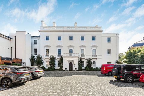 Egerton Drive, Old Isleworth TW7