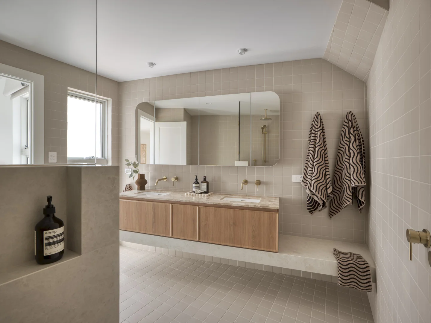 Additional image 8 of 24 Maureen Court, Broadbeach Waters QLD 4218