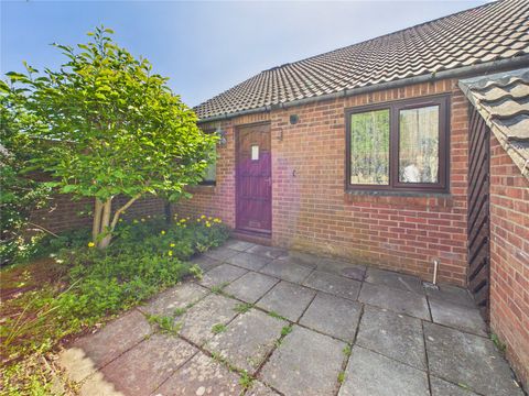 Turnberry Walk, Bristol BS4