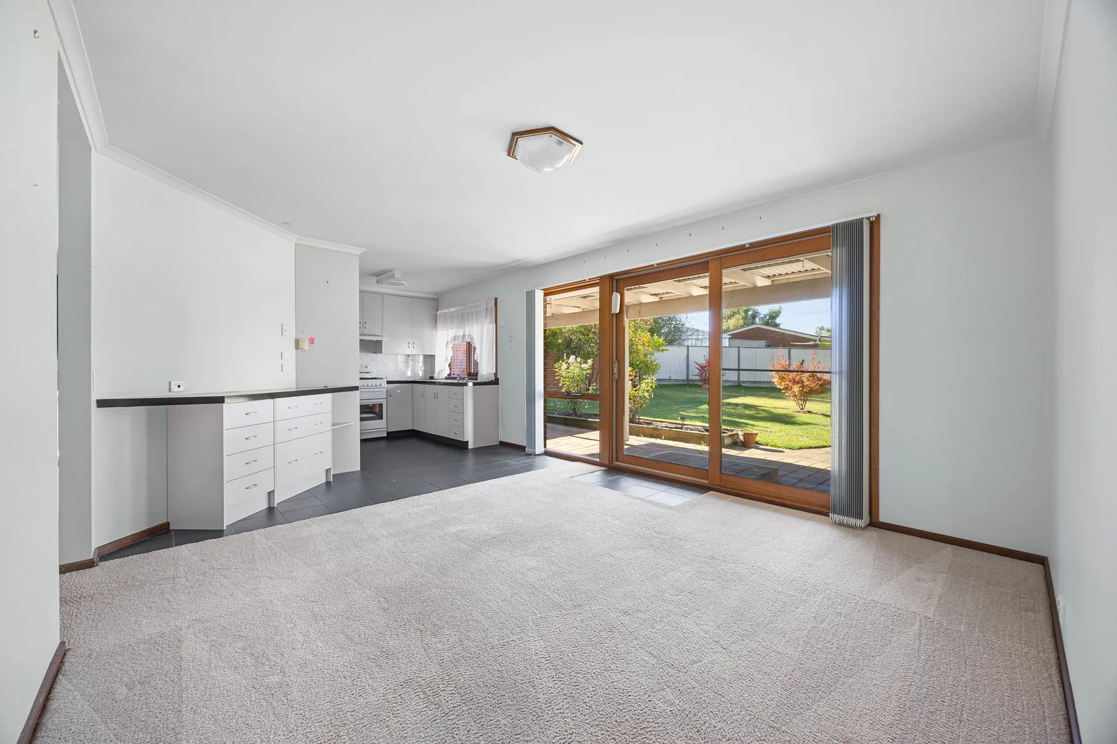 4 Cook Close, Sebastopol VIC 3356 photo 3