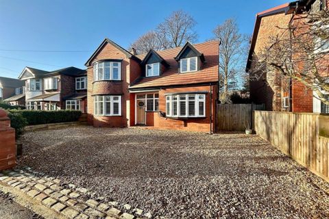 Parrs Wood Road, Manchester M20