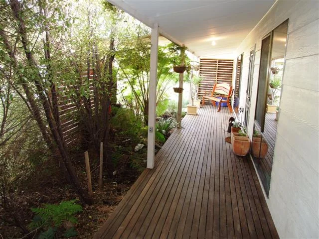 10 Leslie Avenue, Cowes VIC 3922