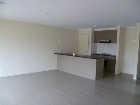 3 Manley Street, Epping VIC 3076 photo 2