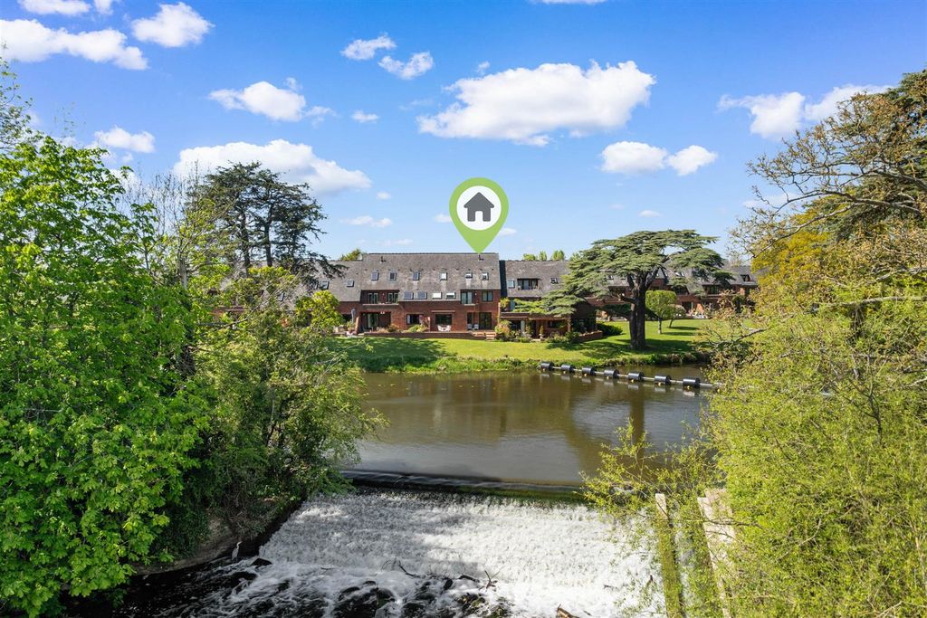 2 bed flat for saleAvonside, Mill Lane, Stratford Upon Avon CV37