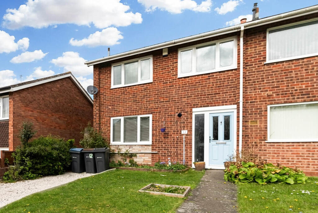 Stanwick Avenue, Tile Cross 