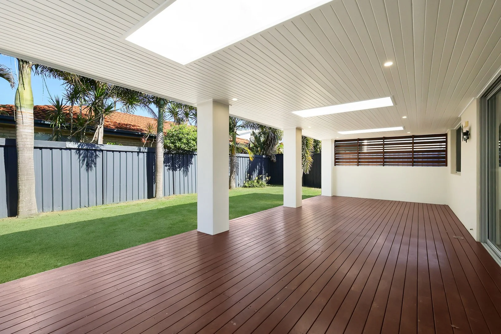 2/4 Craft Court, Miami QLD 4220